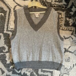 SWEATER VEST